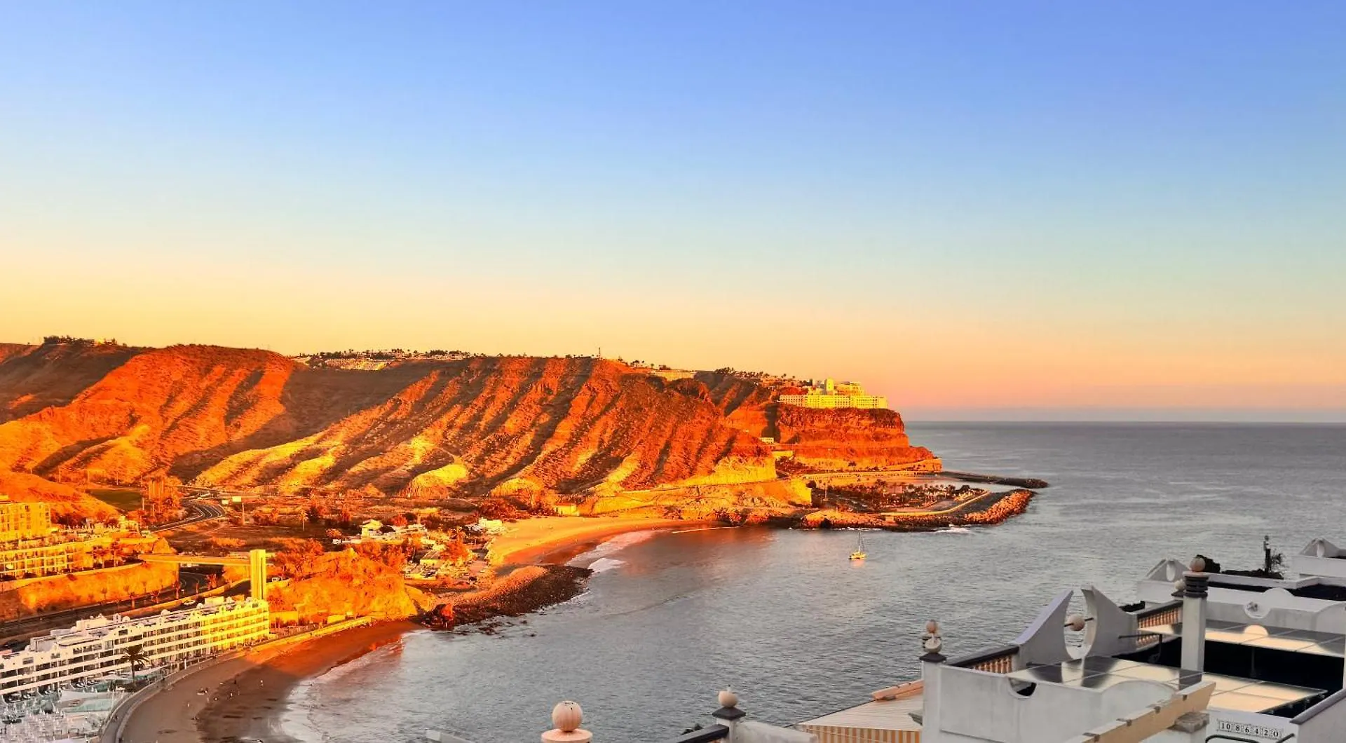 Atlantic Ocean & Beach Views - Playa Del Cura Las Palmas de Gran Canaria Spagna